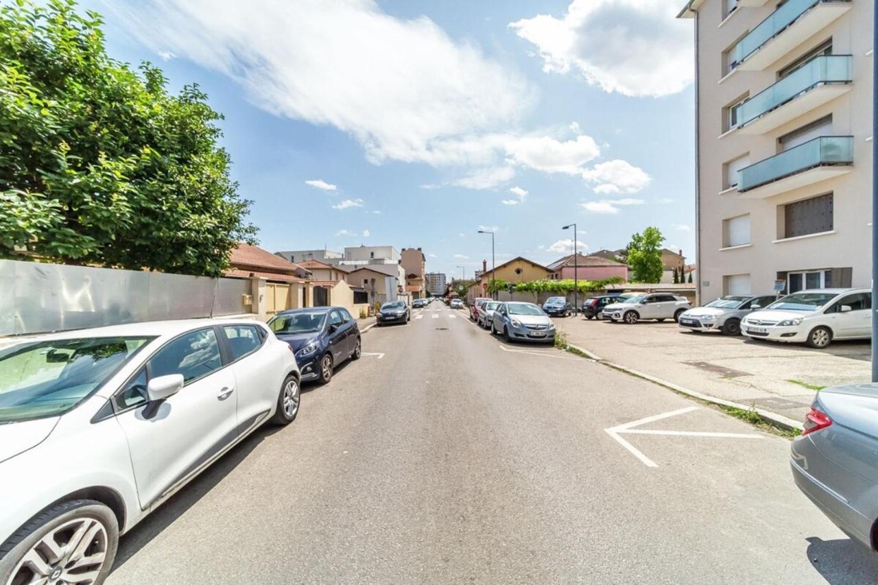 Le Pelisson 6 People Functional Gratte Ciel Apartment Villeurbanne Exterior photo